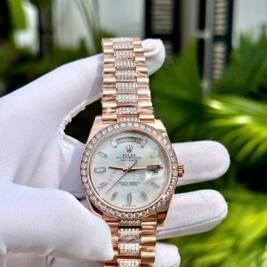 Đồng Hồ Rolex Day-Date Phủ Vàng Đính Moissanite Mặt Xà Cừ Tự Nhiên 40mm (1)
