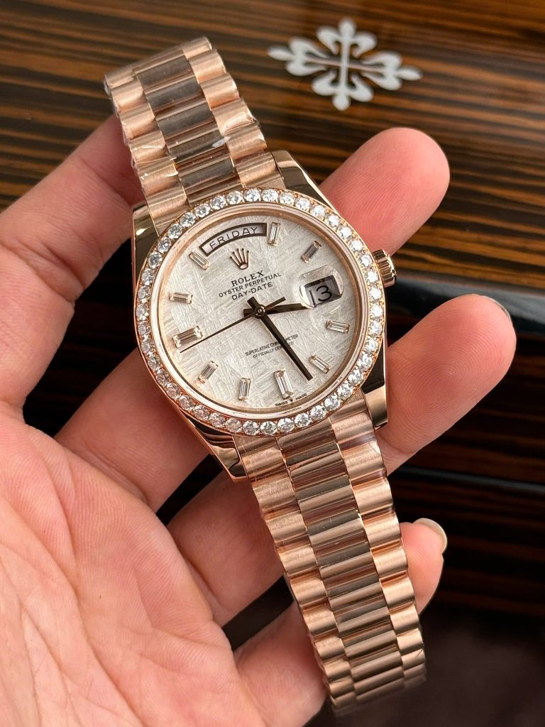 Đồng Hồ Rolex Day-Date Phủ Vàng Độ Mặt Thiên Thạch Đá Moissanite 40mm (2)