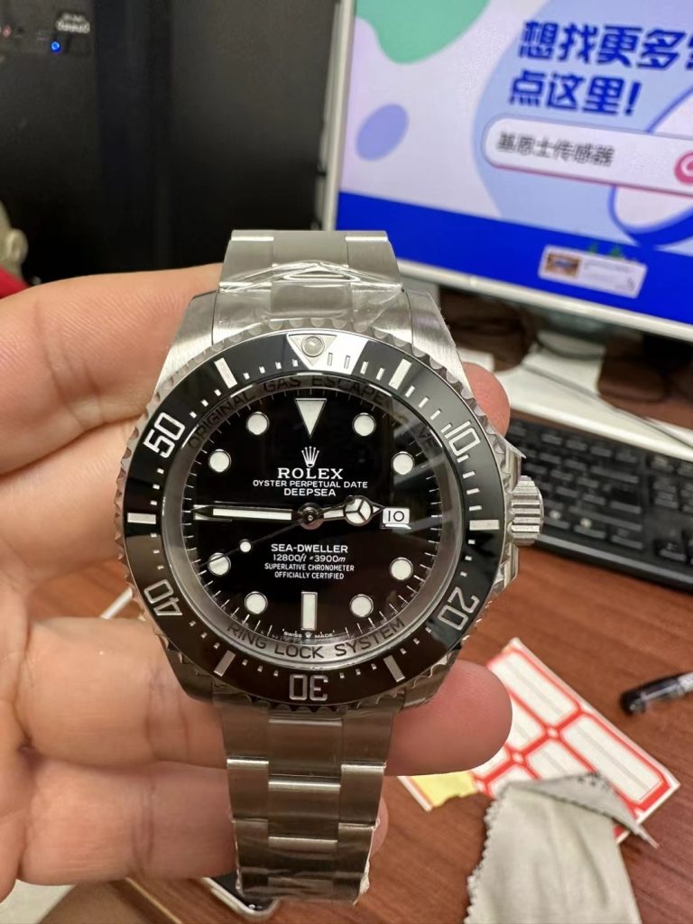 Đồng Hồ Rolex DeepSea Sea Dweller 126660 Replica Xưởng C+ 44mm (1)
