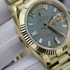 Đồng Hồ Rolex Fake Cao Cấp Mặt Xà Cừ Tím Máy Thụy Sỹ Day-Date 40mm (2)