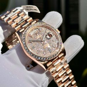 Đồng Hồ Rolex Phủ Vàng Hồng Đính Đá Moissanite Hong Kong Day-Date GM 40mm (3)