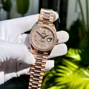 Đồng Hồ Rolex Phủ Vàng Hồng Đính Đá Moissanite Hong Kong Day-Date GM 40mm (3)