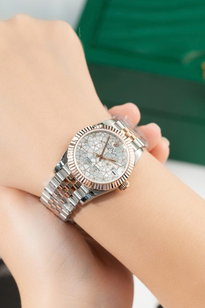 Đồng Hồ Rolex Phủ Vàng Thật Mặt Hoa Lá Chế Tác Hong Kong 31mm (1)