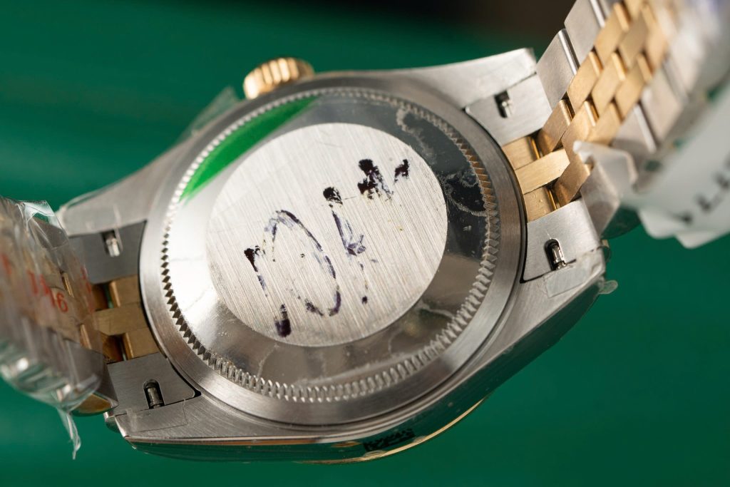 Đồng Hồ Rolex Phủ Vàng Thật Mặt Xà Cừ Tím Chế Tác Hong Kong 31mm (1)