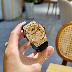 Đồng Hồ Hublot Classic Fusion Đính Full Đá Moissanite Hong Kong 42mm (2)