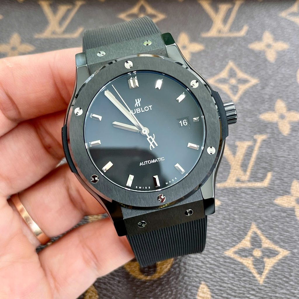 Đồng Hồ Hublot Classic Fusion Vỏ Gốm Đen Dây Cao Su JJZ 42mm (1)