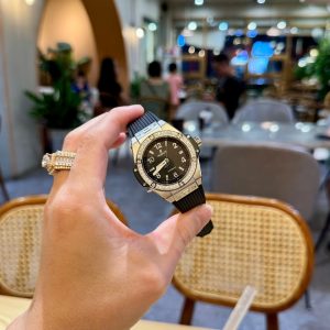 Đồng Hồ Hublot Dây Cao Su Big Bang One Click Đính Đá Replica Cao Cấp 39mm (8)