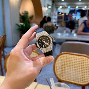 Đồng Hồ Hublot Dây Cao Su Màu Đen Đính Full Đá Big Bang One Click 39mm (1)