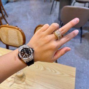 Đồng Hồ Hublot Dây Cao Su Màu Đen Đính Full Đá Big Bang One Click 39mm (1)