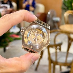 Đồng Hồ Hublot Dây Cao Su Màu Trắng Đính Full Đá Big Bang One Click 39mm (2)