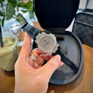 Đồng Hồ Patek Philippe Chế Tác Đính Full Đá Nautilus 5711 Dây Da 40mm (9)