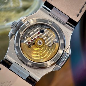 Đồng Hồ Patek Philippe Chế Tác Đính Full Đá Nautilus 5711 Dây Da 40mm (9)
