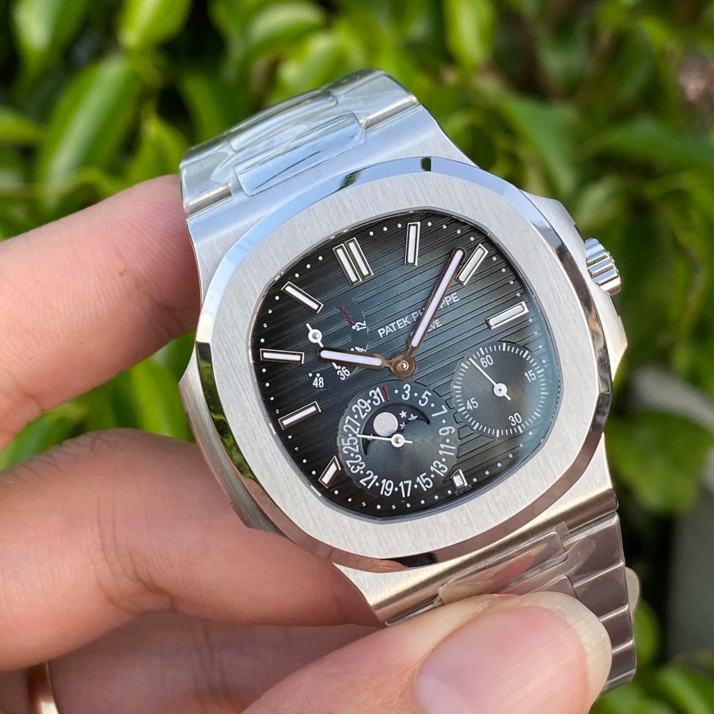 Đồng Hồ Patek Philippe Fake Cao Cấp Nautilus 5712 Mặt Xanh Xưởng GR 40mm (1)