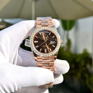 Đồng Hồ Rolex Day-Date Mặt Nâu Phủ Vàng 18K Đính Moissanite Baguette 40mm (2)