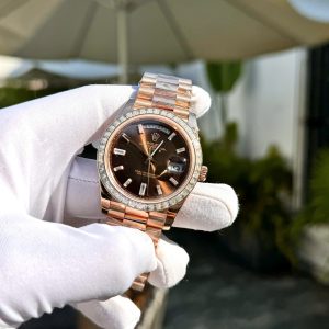 Đồng Hồ Rolex Day-Date Mặt Nâu Phủ Vàng 18K Đính Moissanite Baguette 40mm (2)