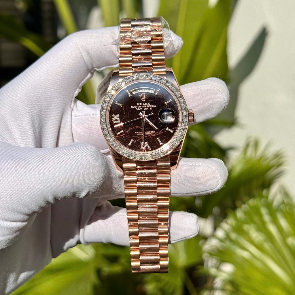 Đồng Hồ Rolex Day-Date Mặt Số Eisenkiesel Phủ Vàng Đính Moissanite 40mm (2)
