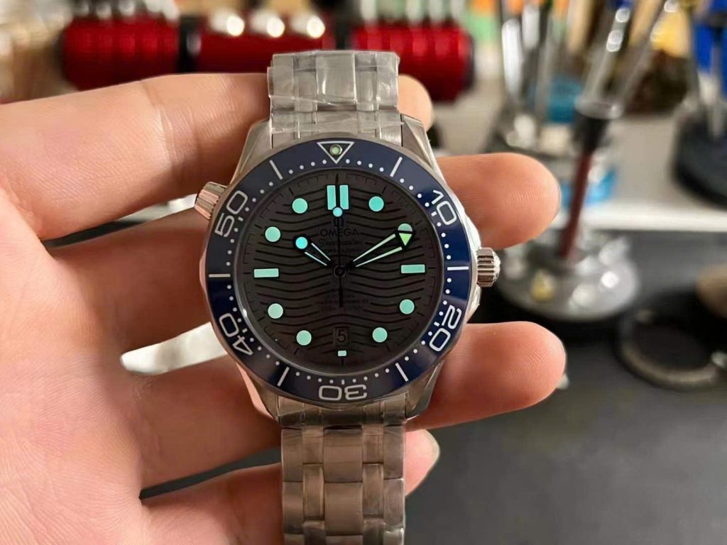 Đồng Hồ Omega Seamaster CO‑AXIAL Mặt Xám Viền Gốm Xanh VSF 42mm (2)