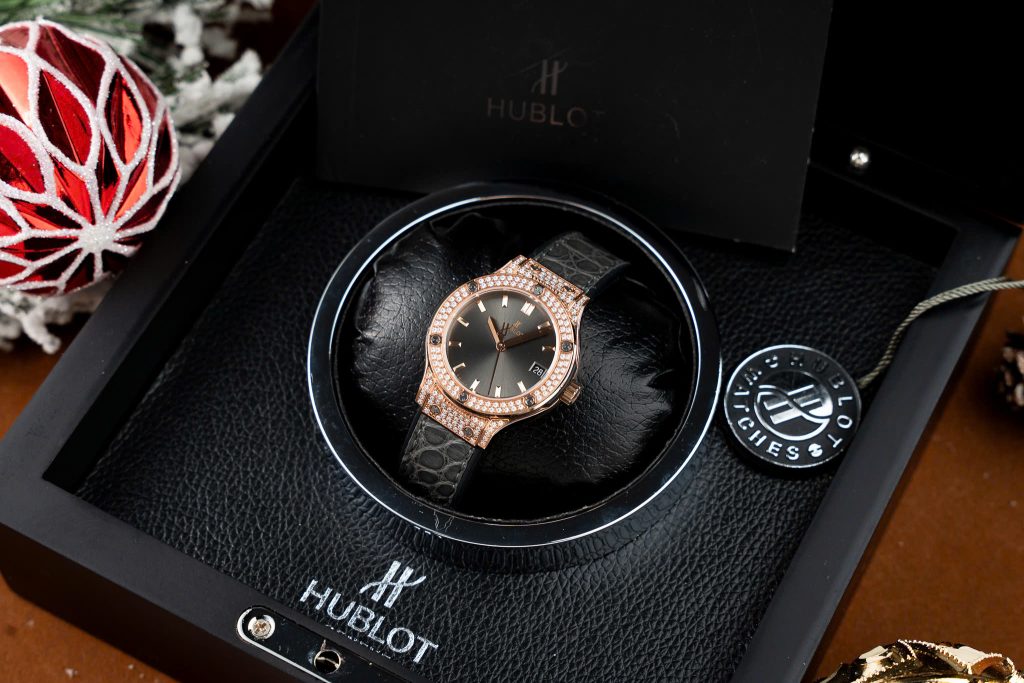 Đồng Hồ Hublot Classic Fusion King Gold Pavé Nữ Siêu Cấp Máy Thuỵ Sỹ 33mm (3)