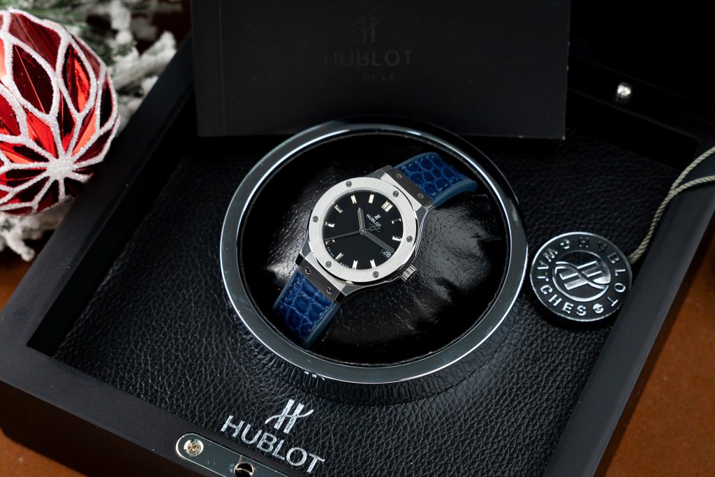 Đồng Hồ Hublot Classic Fusion Titanium Màu Xanh Dương Nữ Rep 11 Thuỵ Sỹ 33mm (5)