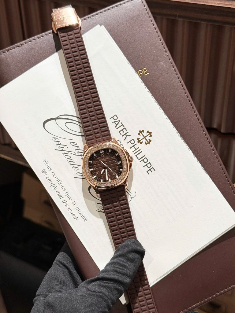Đồng Hồ Nữ Patek Philippe Aquanaut 5067 Đính Đá Máy Cơ Màu Nâu 35 (1)