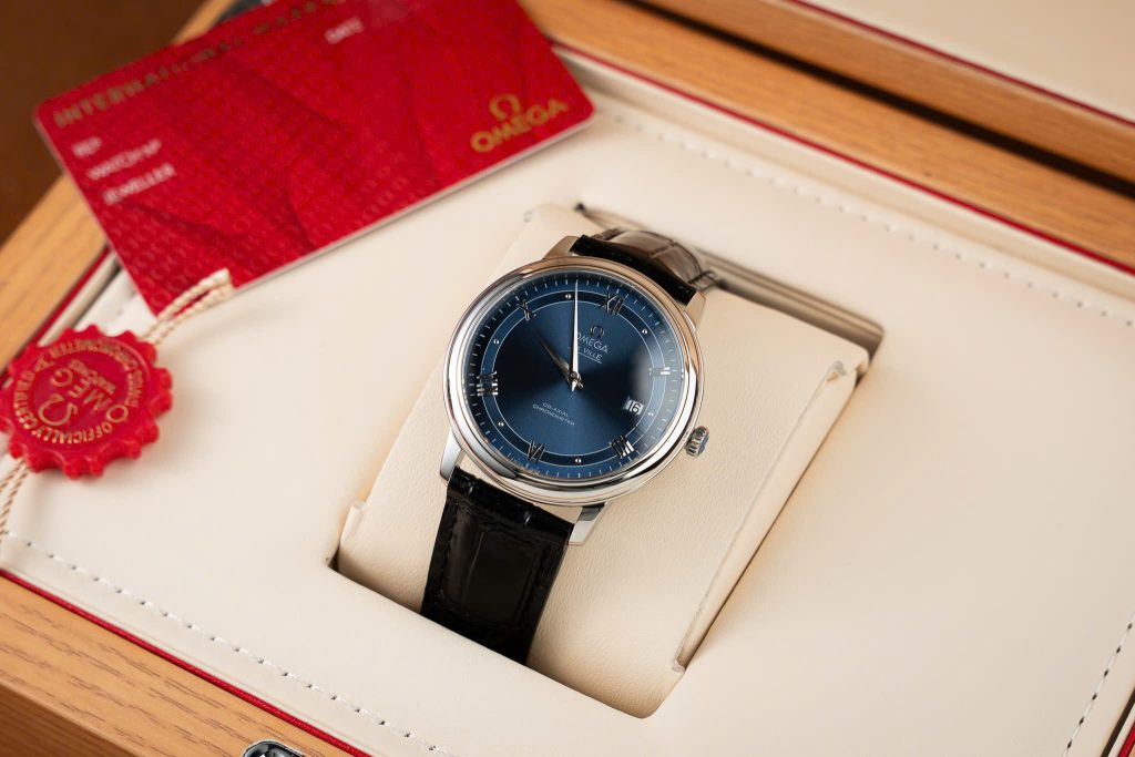 Đồng Hồ Omega De Ville Prestige Replica Cao Cấp Mặt Số Xanh Dây Da 39 (1)