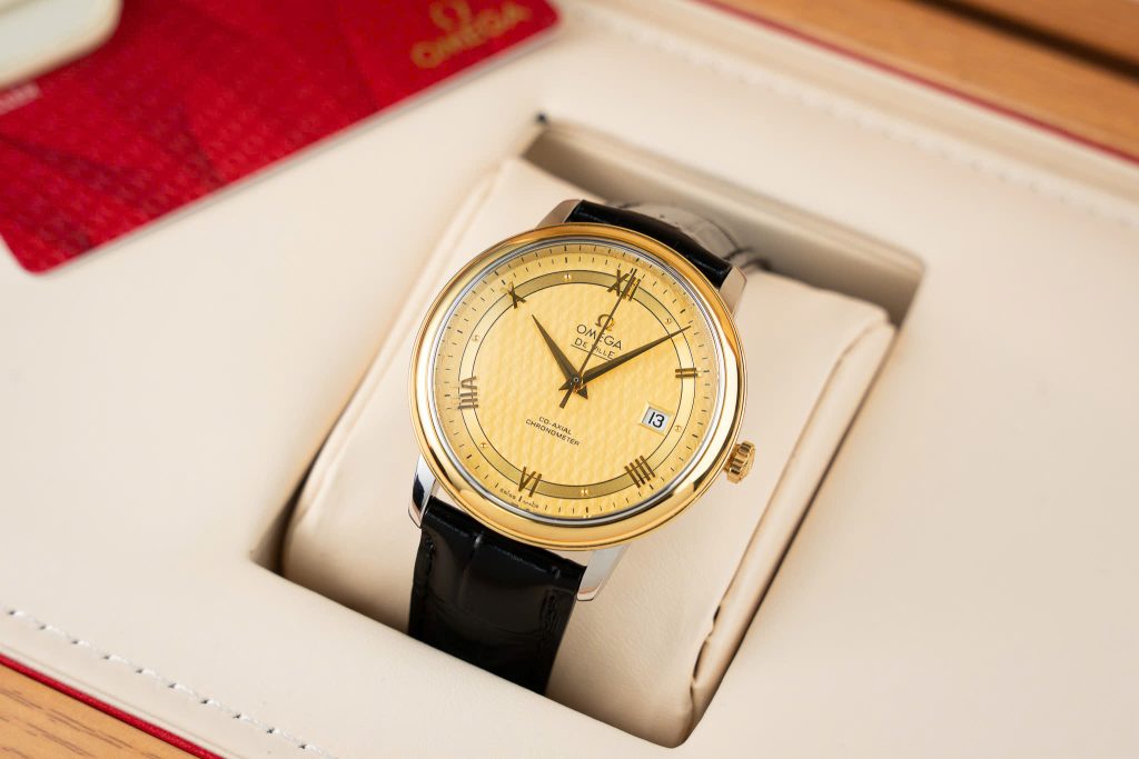Đồng Hồ Omega De Ville Prestige Replica Cao Cấp Mặt Vàng Dây Da 39 (9)