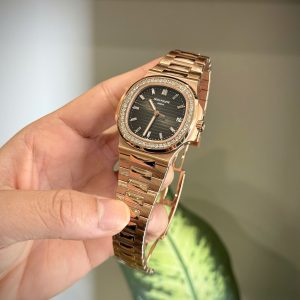 Đồng Hồ Patek Philippe Chế Tác Bọc Vàng Hồng Đính Moissanite Nautilus 5711 40mm (2)