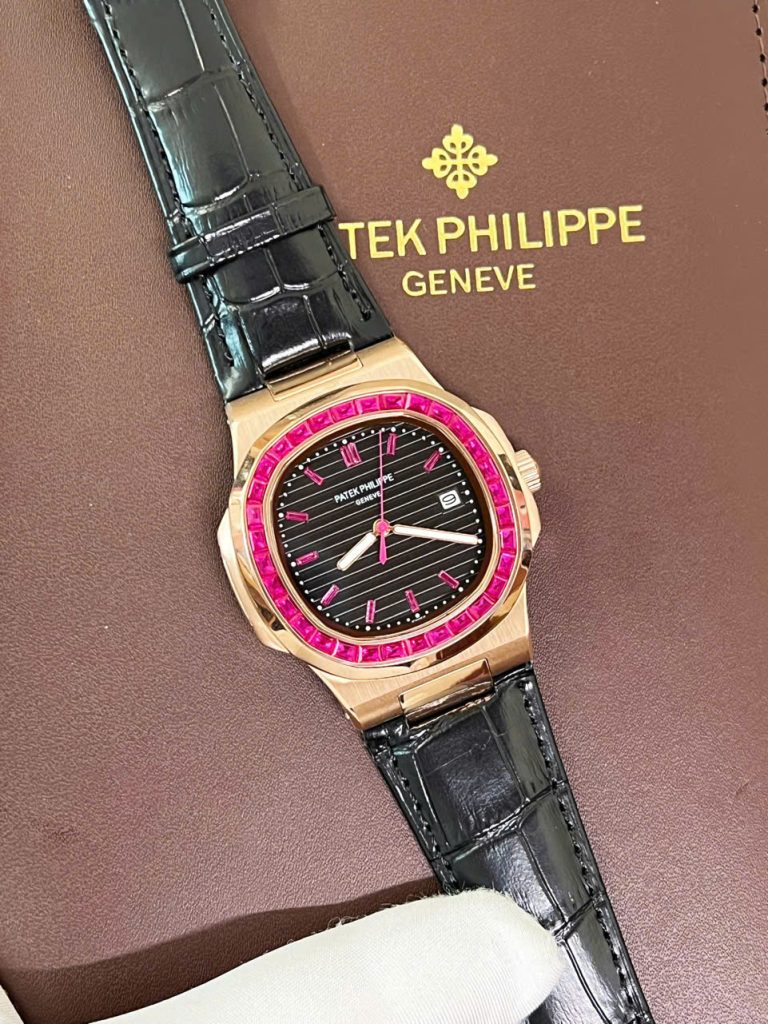 Đồng Hồ Patek Philippe Nautilus 5723 Fake Máy Cơ Nhật Dây Da Màu Đen 40mm (1)
