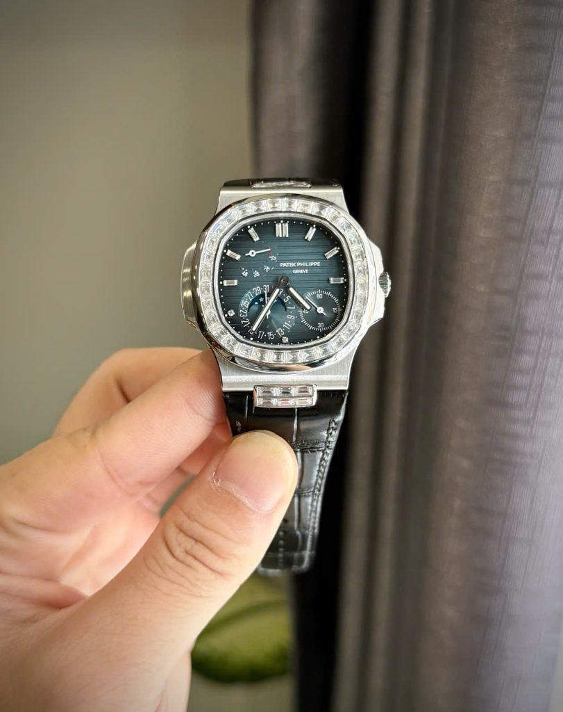 Đồng Hồ Patek Philippe Nautilus 5724G Đính Đá Moissanite Hong Kong Xưởng PPF 40mm (2)