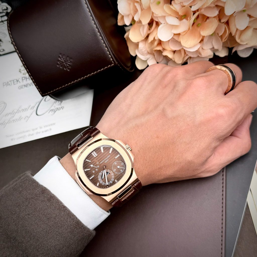 Đồng Hồ Patek Philippe Rep 11 Nautilus 5712 Mặt Số Nâu Dây Da GRF 40mm (1)