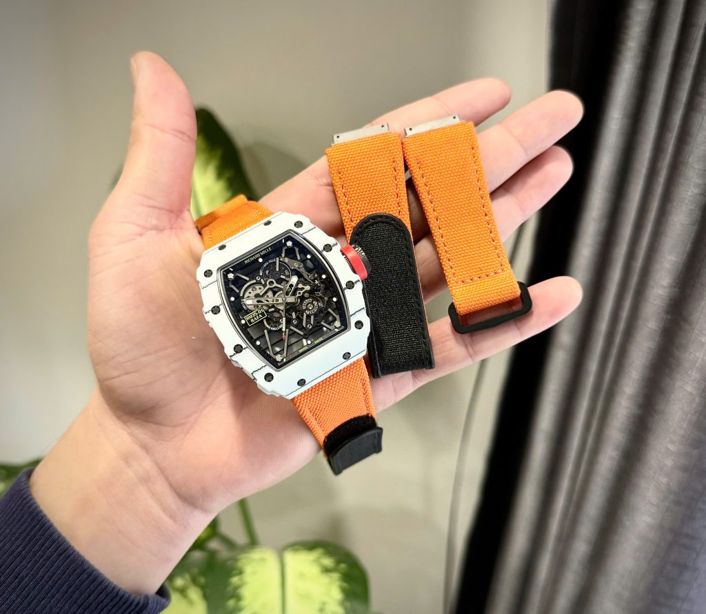 Đồng Hồ Richard Mille RM35-01 Vỏ Carbon Trắng Dây Vải Màu Cam Xưởng BBR (6)
