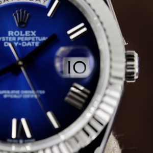 Đồng Hồ Rolex Chế Tác Day-Date 228236 Mặt Xanh Blue Ombré Xưởng QF 185 Grams 40mm (1)