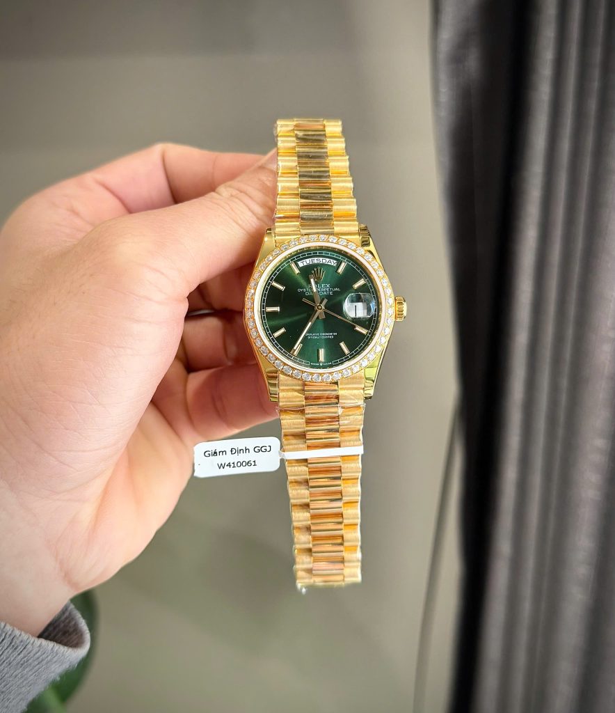 Đồng Hồ Rolex Chế Tác Phủ Vàng Đính Đá Moissanite Day-Date Mặt Xanh Lá GM 40mm (1)
