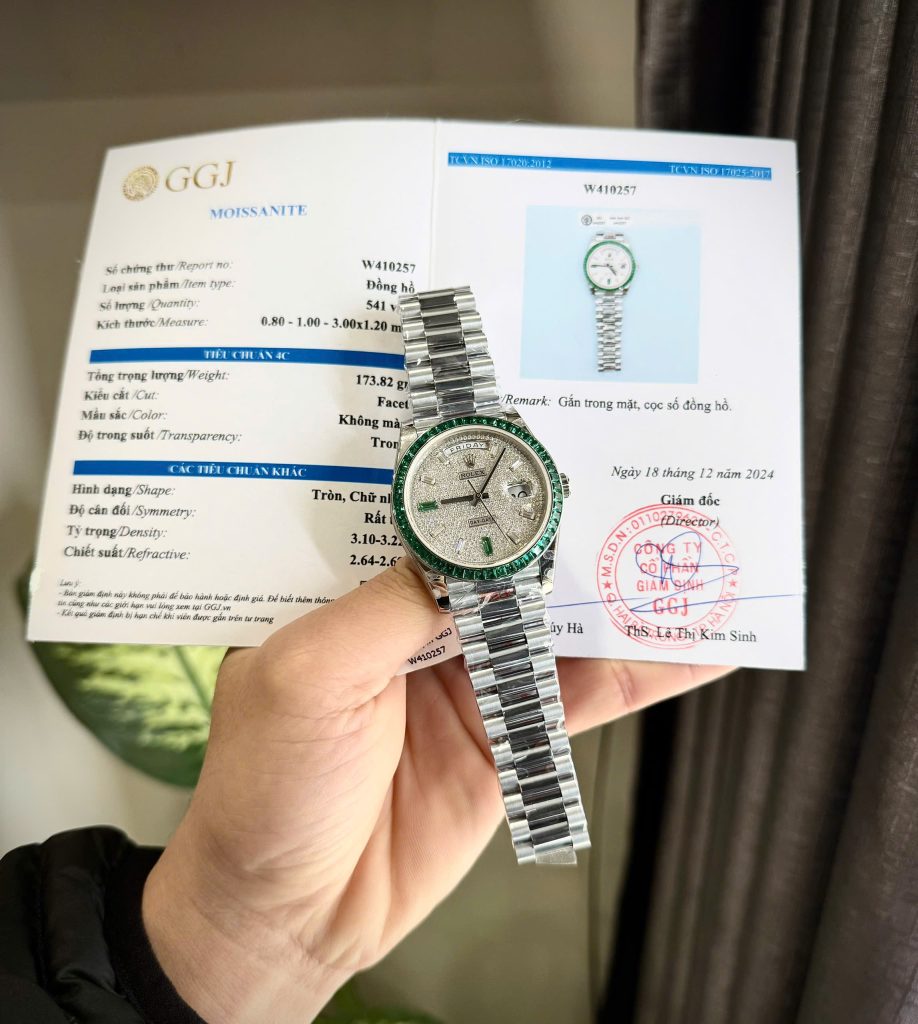 Đồng Hồ Rolex Day-Date 228396TEM Green Emerald Chế Tác Moissanite Hong Kong 40mm (6)