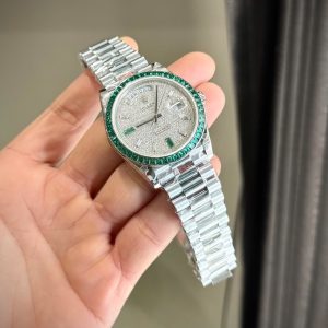 Đồng Hồ Rolex Day-Date 228396TEM Green Emerald Chế Tác Moissanite Hong Kong 40mm (6)