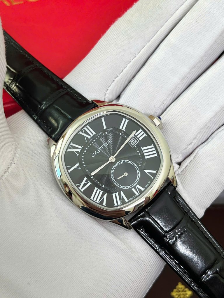 Đồng Hồ Cartier Driver Fake Máy Cơ Nhật Mặt Xám Dây Da Đen 41mm (8)