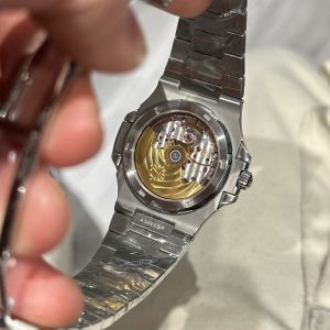 Đồng Hồ Nam Patek Philippe Nautilus 5723 Đính Đá Đỏ Replica Cao Cấp 40mm (9)