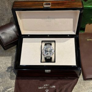 Đồng Hồ Patek Philippe Chế Tác Đá Moissanite Nautilus 5724G Mặt Xám 40mm (1)