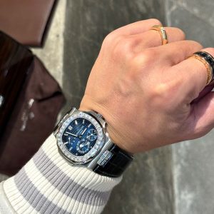 Đồng Hồ Patek Philippe Chế Tác Moissanite Nautilus 5724G Mặt Xanh Blue40mm (7)
