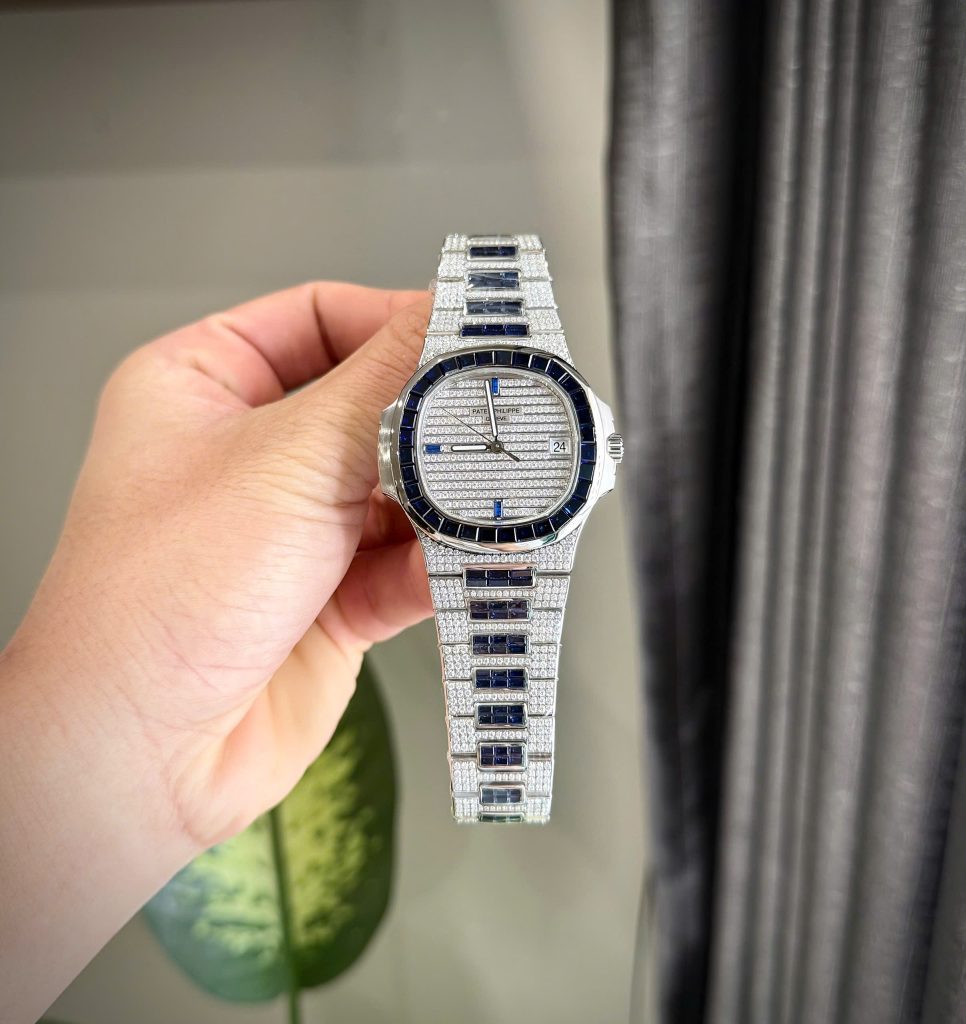 Đồng Hồ Patek Philippe Nautilus 5719 Đính Full Đá Moissanite Viền Sapphire Nhân Tạo 40mm (7)