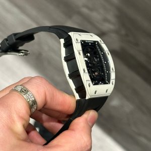 Đồng Hồ Richard Mille RM052 Đầu Lâu Chế Tác Vỏ Carbon Trăng Dây Cao Su (7)