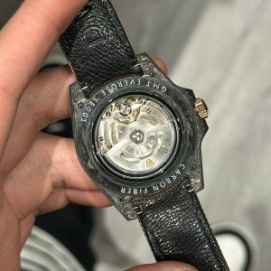 Đồng Hồ Rolex Chế Tác GMT Carbon DIW Yellow Roman Dial Cao Cấp Nhất 40mm (1)