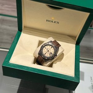 Đồng Hồ Rolex Chế Tác GMT Carbon DIW Yellow Roman Dial Cao Cấp Nhất 40mm (1)