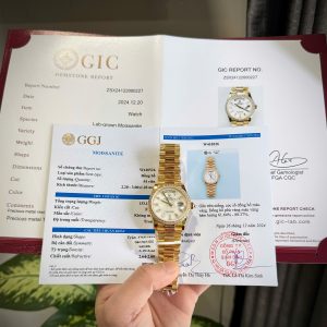 Đồng Hồ Rolex Day-Date Chế Tác Đá Moissanite Bọc Vàng Thật Mặt Xà Cừ Tự Nhiên 36mm (8)