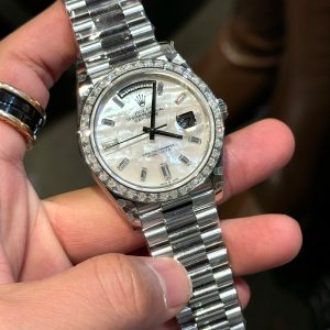 Đồng Hồ Rolex Day-Date Đính Đá Moissanite Baguette Chế Tác Hong Kong 40mm (6)