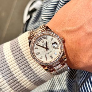 Đồng Hồ Rolex Day-Date Phủ Vàng 18K Độ Mặt Thiên Thạch Đính Moissanite 40mm (1)