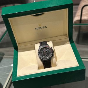 Đồng Hồ Rolex Daytona DIW Carbon Black Red Replica Cao Cấp Nhất 40mm (1)