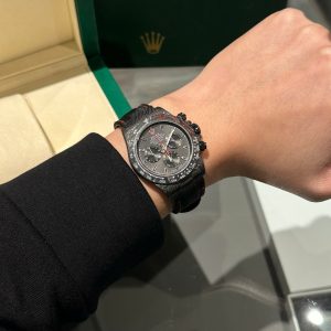 Đồng Hồ Rolex Daytona DIW Carbon Black Red Replica Cao Cấp Nhất 40mm (1)