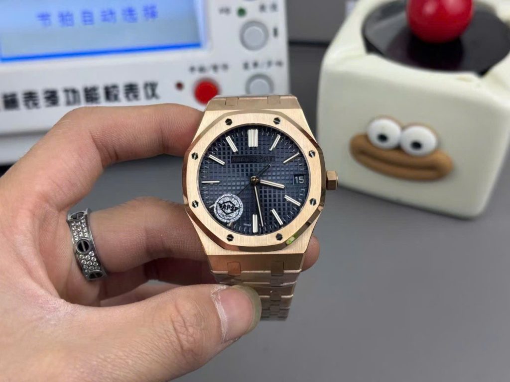 Đồng Hồ Audemars Piguet Royal Oak 15500OR Chế Tác Mặt Xanh Blue Xưởng APS 41mm (2)