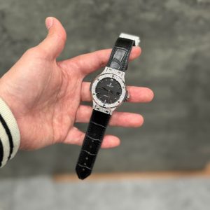 Đồng Hồ Hublot Chế Tác Đá Moissanite Hong Kong Màu Đen Nhà Máy HB 38mm (1)
